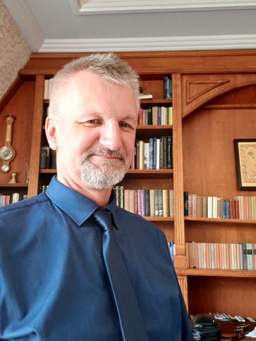 Róbert, 60 éves kiskunfélegyházi társkereső férfi profil fotója