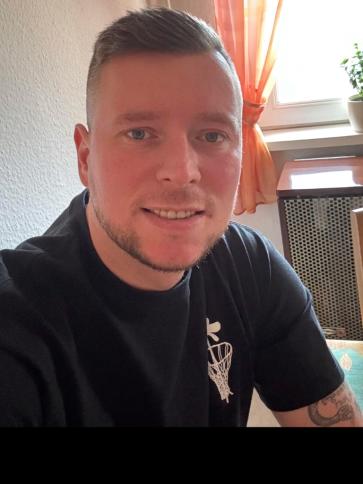 Balázs, 33 éves németországi társkereső férfi profil fotója