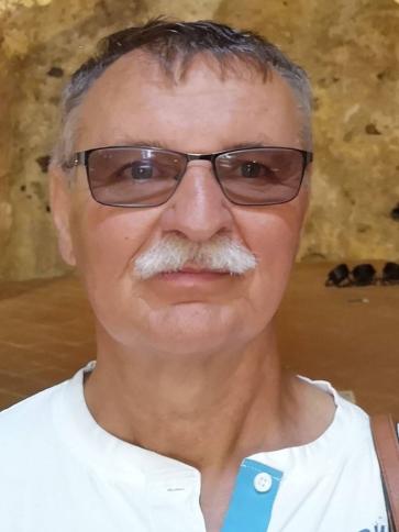 Jozsef, 64 éves kerepesi társkereső férfi profil fotója