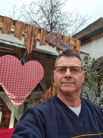 Zoltán, 57 éves mosonmagyaróvári társkereső férfi profil fotója