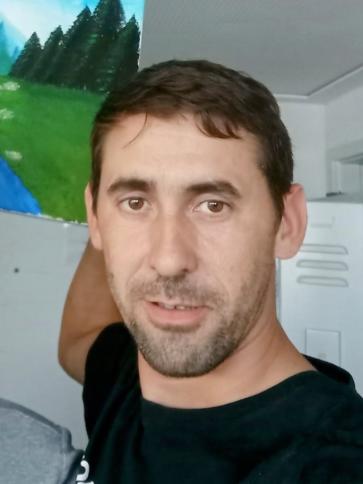 Zsolt, 37 éves romániai társkereső férfi profil fotója