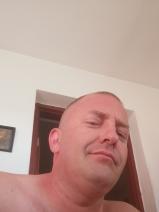 Sziasztok! András vagyok. Komoly Budapest III. kerületi párkereső nők jelentkezését várom.