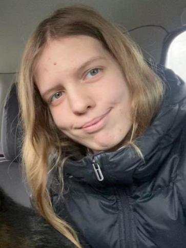 Adrienn, 24 éves Budapest X. kerületi társkereső nő profil fotója