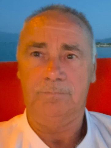 Miklos, 60 éves pécsi társkereső férfi profil fotója