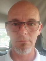 Sziasztok! Viktor vagyok. Komoly tiszaalpári párkereső nők jelentkezését várom.