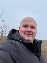 Sziasztok! László vagyok. Komoly levéli párkereső nők jelentkezését várom.