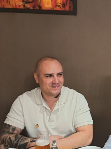 Zoli, 40 éves sárbogárdi társkereső férfi profil fotója