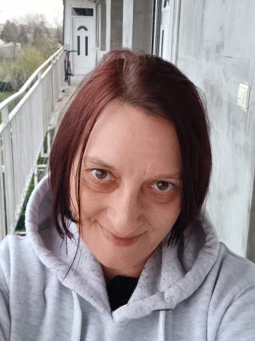 Lívia, 49 éves szerbiai társkereső nő profil fotója
