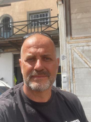 Tamas, 52 éves spanyolországi társkereső férfi profil fotója Tamas, 52 éves spanyolországi társkereső férfi profil fotója