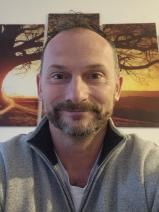Sziasztok! Csaba vagyok. Ingyenesen megismerhető Nagy Britannia kerületi nőkkel randiznék.