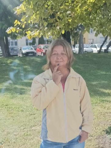 Krisztina, 46 éves százhalombattai társkereső nő profil fotója