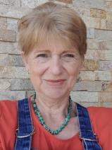 Sziasztok! Mary vagyok. Komoly magyaralmási társkereső férfiak jelentkezését várom.