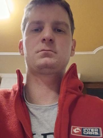 Adam, 32 éves tatai társkereső férfi profil fotója