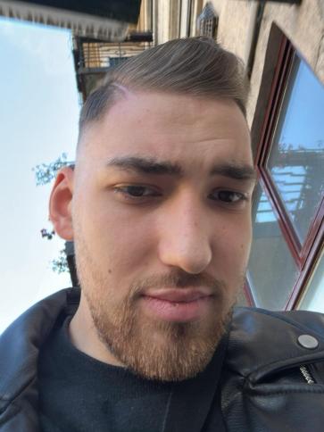 Alex, 20 éves Budapest IV. kerületi társkereső férfi profil fotója