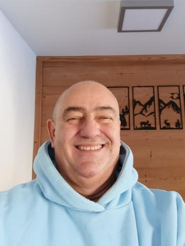 Zsolt, 65 éves semjénházai társkereső férfi profil fotója