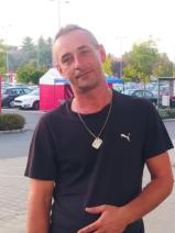 Sziasztok! Tibor vagyok. Online nagykanizsai randizni vágyó nők kattinsatok a kedvenc gombra.