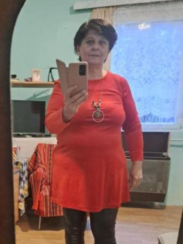 Éva, 65 éves százhalombattai társkereső nő profil fotója