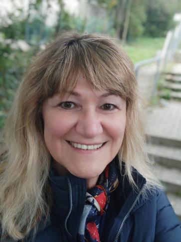 Bernadett, 59 éves veszprémi társkereső nő profil fotója