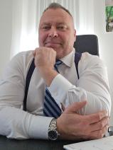 Sziasztok! Stefan vagyok. Komoly törökbálinti párkereső nők jelentkezését várom.