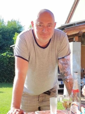 Géza, 53 éves monori társkereső férfi profil fotója Géza, 53 éves monori társkereső férfi profil fotója