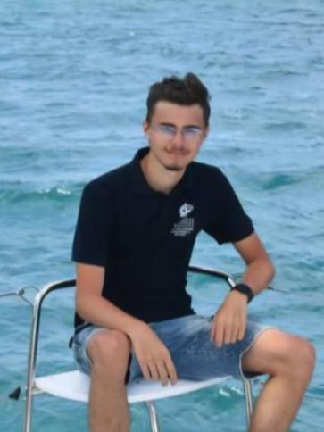 Loránd, 19 éves Budapest XVII. kerületi társkereső férfi profil fotója