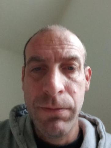 Zoltan, 41 éves ajkai társkereső férfi profil fotója