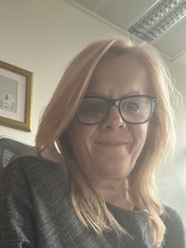 Dora, 53 éves Budapest XI. kerületi társkereső nő profil fotója