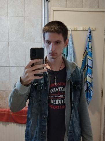 Martin, 21 éves csornai társkereső férfi profil fotója