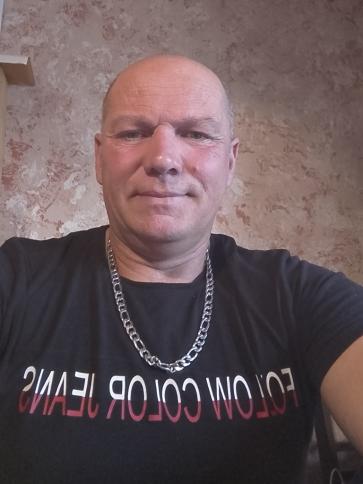 Pétet, 46 éves gyöngyössolymosi társkereső férfi profil fotója