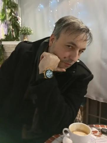 Laszlo, 39 éves székesfehérvári társkereső férfi profil fotója