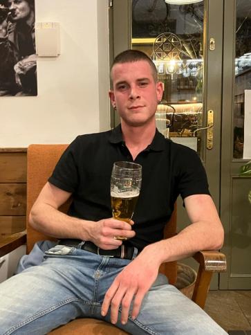 Ákos, 20 éves tengelici társkereső férfi profil fotója