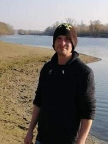 Antal, 34 éves pincehelyi társkereső férfi profil fotója