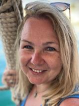 Sziasztok! Erika vagyok. Online Budapest XVI. kerületi randizni vágyó férfiak jelöljetek kedvencnek.