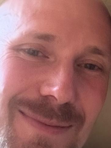 Gabor, 38 éves Budapest XIV. kerületi társkereső férfi profil fotója Gabor, 38 éves Budapest XIV. kerületi társkereső férfi profil fotója