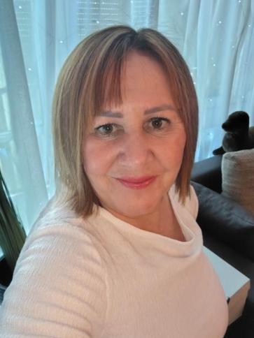 Gyöngyi, 52 éves dunaújvárosi társkereső nő profil fotója