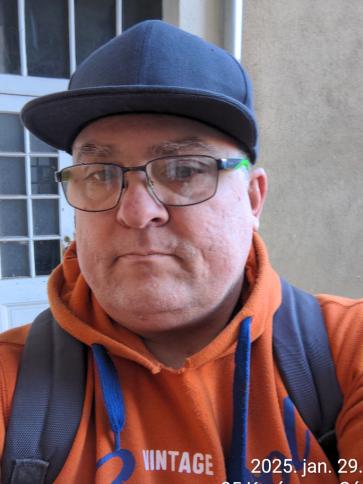 Levente, 49 éves Budapest VIII. kerületi társkereső férfi profil fotója