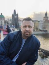 Sziasztok! Gábor vagyok. Fiatal kaposvári párkereső lányokkal chatelnék.
