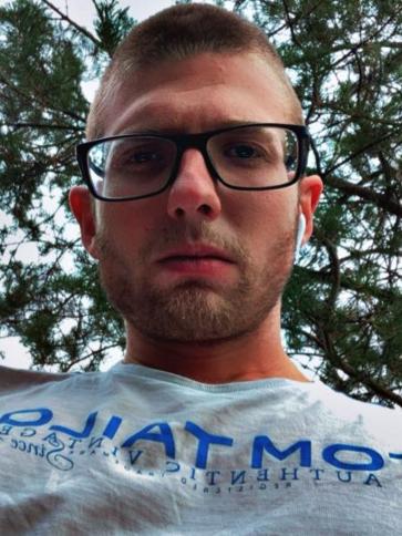 Zsolt, 25 éves pécsi társkereső férfi profil fotója