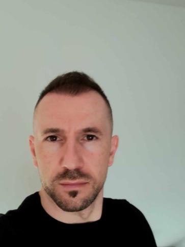 Ádám, 40 éves sátoraljaújhelyi társkereső férfi profil fotója