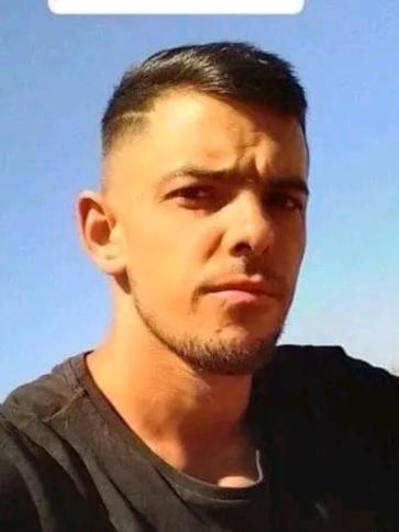 István, 32 éves balassagyarmati társkereső férfi profil fotója István, 32 éves balassagyarmati társkereső férfi profil fotója