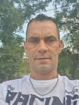 Sziasztok! Péter vagyok. Online szolnoki randizni vágyó nők kattinsatok a kedvenc gombra.