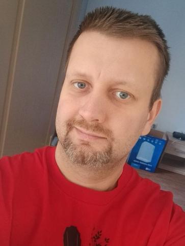 Lajos, 33 éves tapolcai társkereső férfi profil fotója Lajos, 33 éves tapolcai társkereső férfi profil fotója