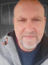 Sziasztok! László vagyok. Komoly tapolcai párkereső nők jelentkezését várom.