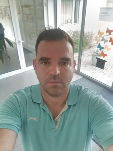 Viktor, 44 éves budaörsi társkereső férfi profil fotója