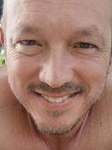 Sziasztok! Dénes vagyok. Komoly telki párkereső nők jelentkezését várom.