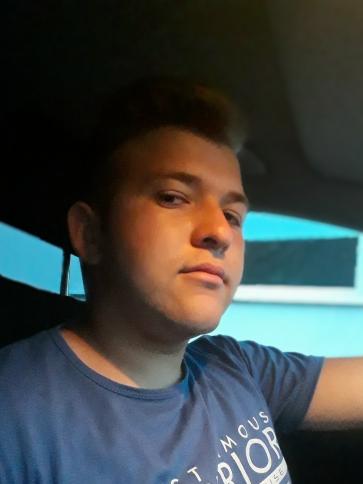 Istvan, 26 éves vállaji társkereső férfi profil fotója