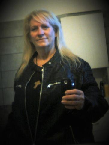 Gabriella, 65 éves dunaújvárosi társkereső nő profil fotója