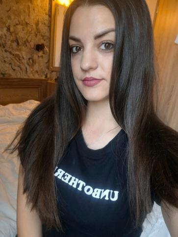 Emese, 27 éves Budapest X. kerületi társkereső nő profil fotója