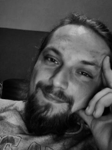 Levente, 28 éves szári társkereső férfi profil fotója