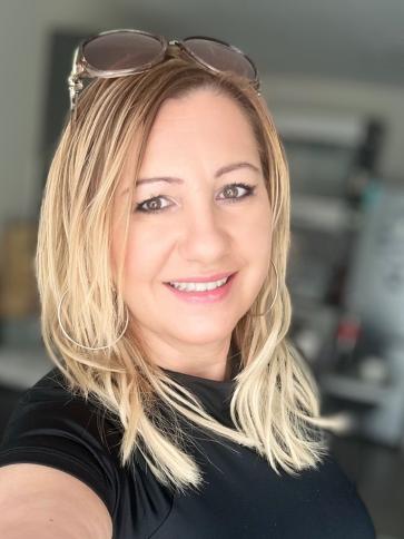 Szilvia, 46 éves hódmezővásárhelyi társkereső nő profil fotója